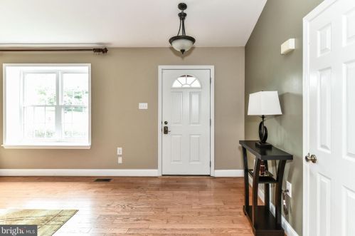 12770 Turberville Ln, Herndon, VA 20171-2214