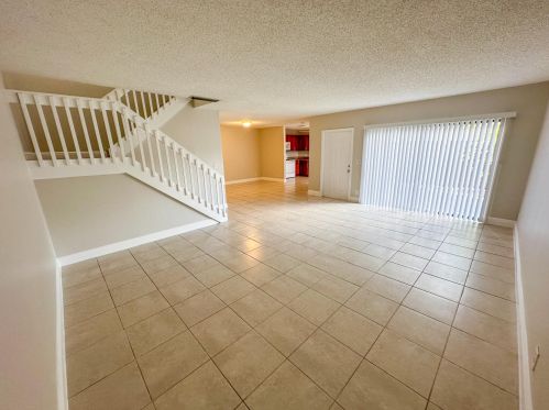 1903 Congress Ave, West Palm Beach FL  33401-1648 exterior