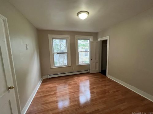 18 Camp St, Waterbury CT  06704-3928 exterior