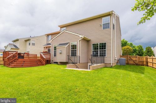 167 Alpine Dr, Leesburg VA 20175-6172 exterior