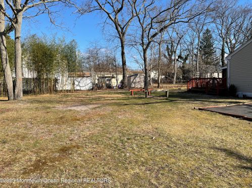 960 Midvale Ave, Bricktown NJ  08723-6118 exterior