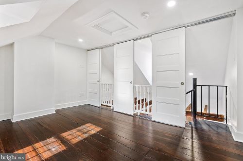 154 Fairmount Ave, Philadelphia PA  19123-3017 exterior