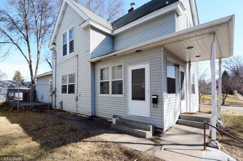 1651 4th St, Saint Paul, MN 55106-5405