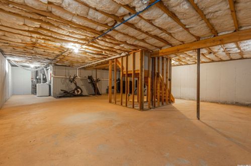 340 45th St, Copiague NY  11726-1017 exterior