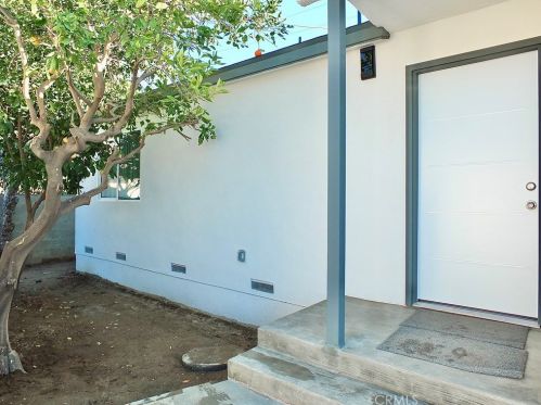 6820 Motz St, Paramount CA  90723-4741 exterior