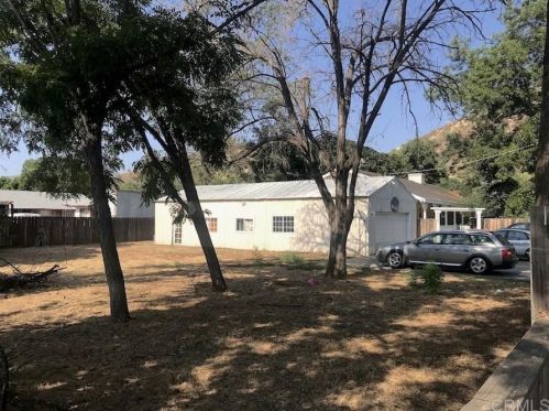 9427 Los Coches Rd, Lakeside, CA 92040-4611