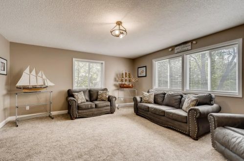 739 County Rd B, Saint Paul MN 55117-1804 exterior