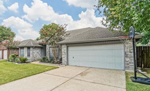 8811 Venture Ln, Morgans Point, TX 77571-3756