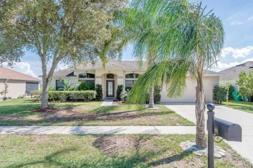 916 Lake Lindley Dr, Deland, FL 32724-4106