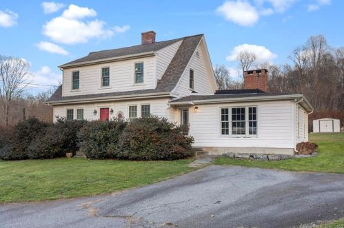 229 Warsaw St, Deep River, CT 06417-1627