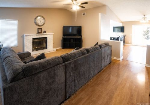 43912 Gillan Ave, Lancaster, CA 93535-4414