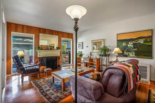 2426 Vuelta Grande Ave, Long Beach, CA 90815-2311