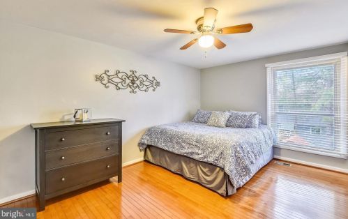 2308 Whitetail Ct, Herndon VA  20191-3018 exterior