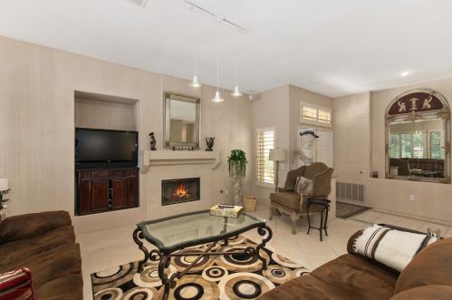 122 Kavenish Dr, Rancho Mirage CA  92270-3244 exterior