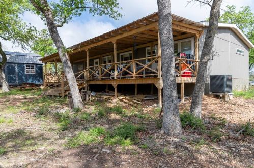 577 Union Chapel Rd, Lost Pines, TX 78612-3483