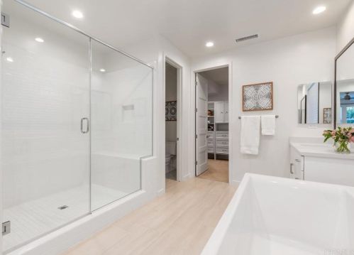 1639 Brady Cir, Carlsbad CA  92008-2574 exterior