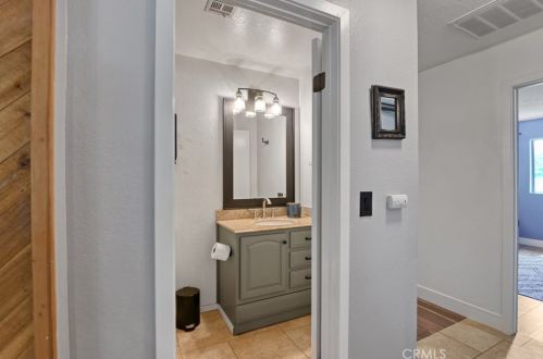 40152 Calle Plana, Santa Clarita CA  91390-1086 exterior