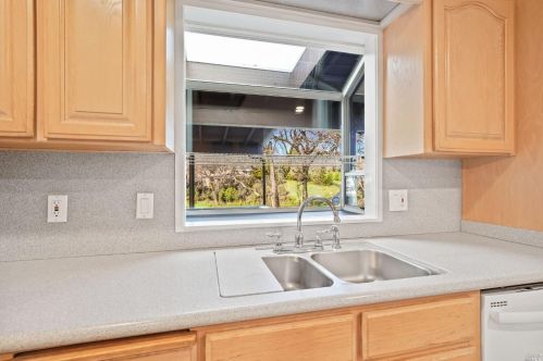 930 Live Oak Ave, Ukiah CA  95482-3733 exterior