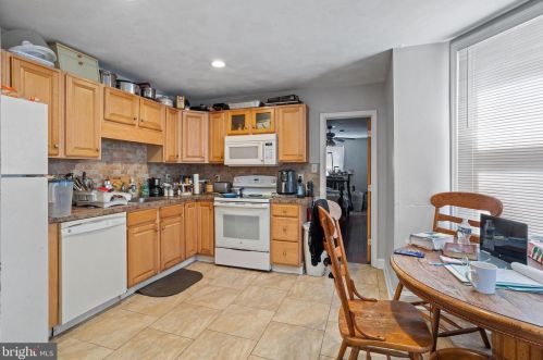 902 Swede St, Norristown PA  19401-3958 exterior