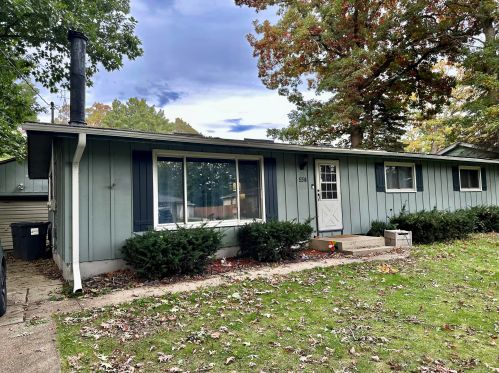 534 11th Pl, Kenosha, WI 53140-1111