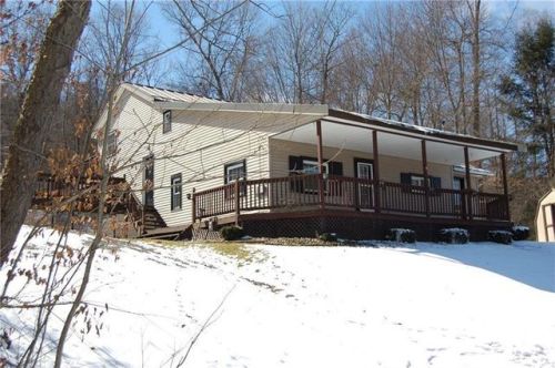 17 Mine St, Stoneboro, PA 16153-2521