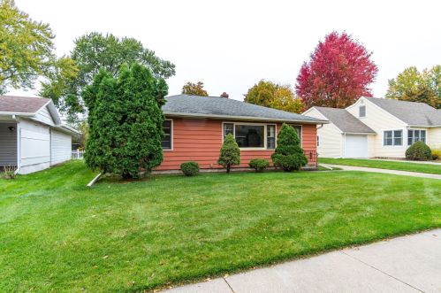 2126 Sunrise Dr, La Crosse WI  54601-6830 exterior