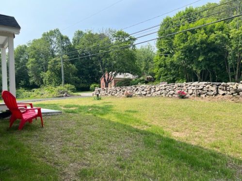 123 Whalehead Rd, Gales Ferry CT  06335-1338 exterior