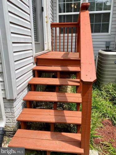 179 Dunlap Dr, Charles Town WV  25414-6509 exterior