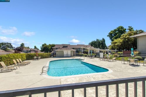 7686 Arbor Creek Cir, Pleasanton CA  94568-2264 exterior