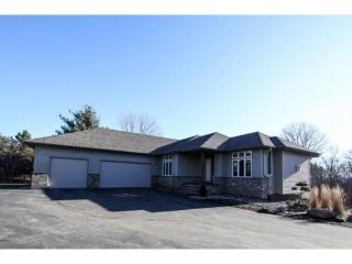 681 Cottage Ln, Hudson, WI 54016-7878