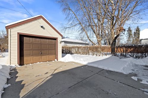 1937 95th St, Milwaukee WI  53227-1414 exterior