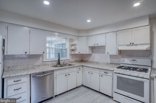 848 Schoolhouse Ln, Dover DE  19904-2416 exterior