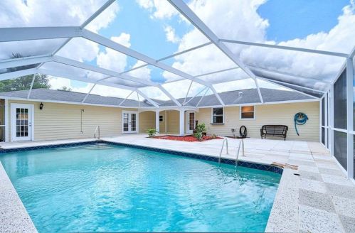 1109 Alhambra Cir, Naples FL 34103-3291 exterior