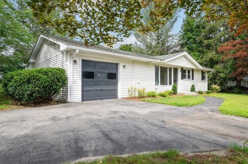 1930 Mendon Rd, Cumberland RI  02864-4390 exterior