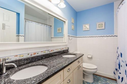 53 Paul St, Bristol CT  06010-5578 exterior