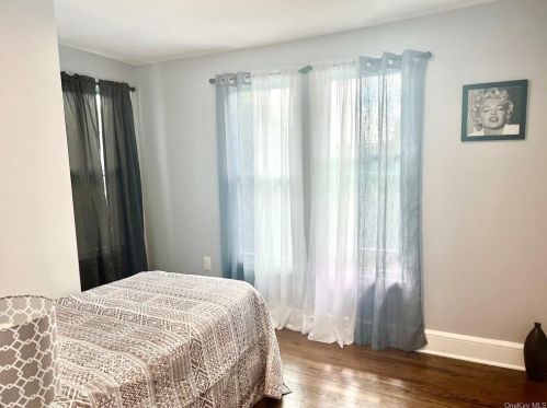 37 Beacon St, Middletown NY 10940-4733 exterior