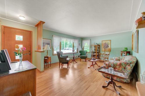 6460 Babcock Trl, South Saint Paul, MN 55077-2123