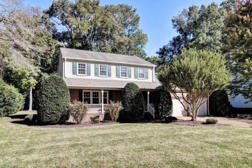 205 Hollywood Blvd, Yorktown VA  23692-3313 exterior