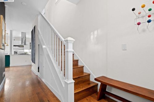 829 51st St, Oakland, CA 94608-3204