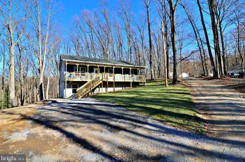 25 Deerfoot Rd, Harpers Ferry, WV 25425-5572