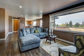 8415 20th Ave, Seattle WA  98106-2319 exterior