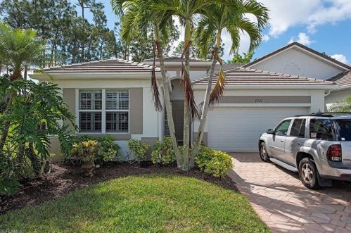 1021 Eastham Ct, Naples FL  34104-8795 exterior