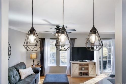 245 Maple Brook Ct, Yorktown Hgts NY  10598-1976 exterior