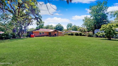 3005 Dogwood St, Beaufort SC  29906-6829 exterior