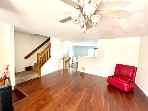 299 Oxford Oak Dr, Blacklick, OH 43004-8456