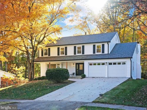 1404 Earnshaw Ct, Herndon, VA 20190-3910