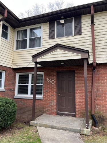 130 Park St, Manchester, CT 06040-5939