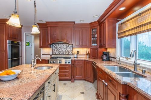 9 Memory Ln, Dover NJ  07869-4205 exterior