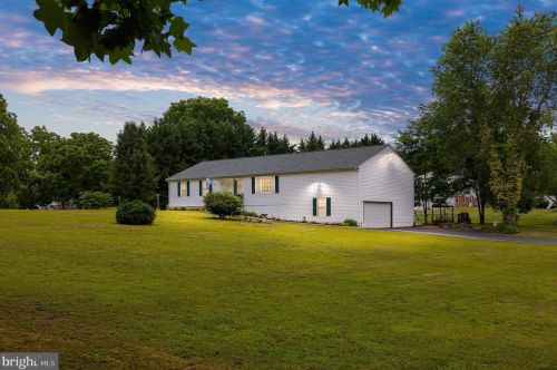 5 Ballard Ln, Fredericksburg, VA 22406-5427