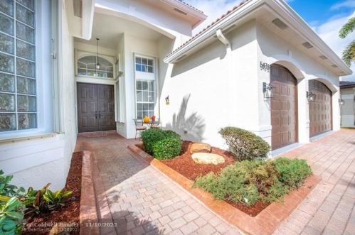 5478 189th Ave, Hollywood, FL 33029-6261